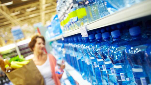 RMF Extra: Nowa opłata uderzy w portfele Polaków! Zobacz, od kiedy zapłacisz więcej za plastikowe butelki