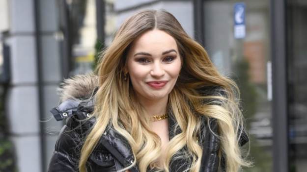 RMF Extra: Ewelina Lisowska pręży ciało w skąpym bikini. Tak korzysta z pięknej pogody [FOTO]