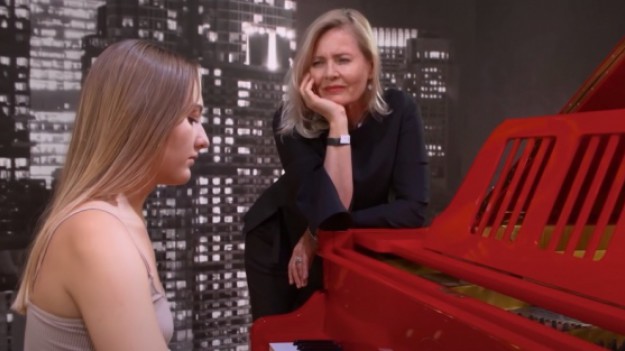 RMF Extra: "The Voice of Poland 11". Na "przesłuchaniach w ciemno" pojawiła się wnuczka Grażyny Szapołowskiej! Aktorka towarzyszyła jej za kulisami