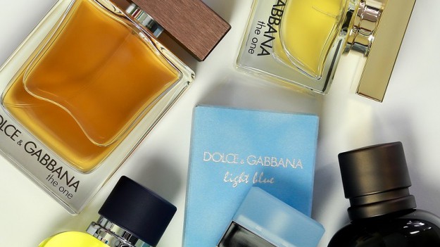 RMF Extra: Black Friday: Rossmann będzie sprzedawał perfumy za 1 grosz? Oferta na Czarny Piątek 2018