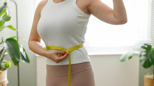 RMF Extra: Do szklanki wsyp łyżkę i zalej gorącą wodą. Piję na czczo, a kilogramy lecą w dół