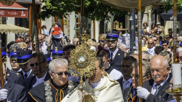 RMF Extra: Boże Ciało 2019. Dlaczego co roku wypada w czwartek?   