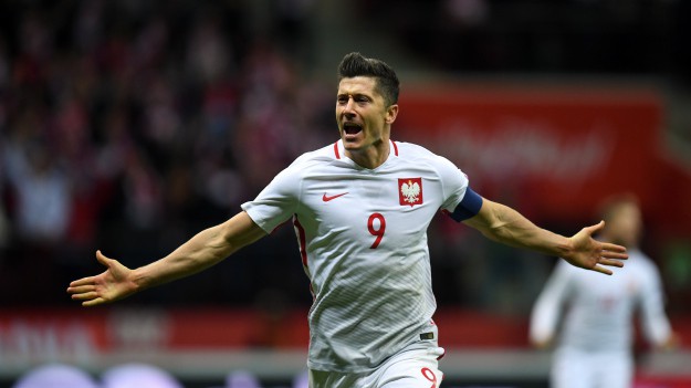 RMF Extra: Robert Lewandowski otrzymał gratulacje od muzycznych legend. Złożył je zespół "Metallica"