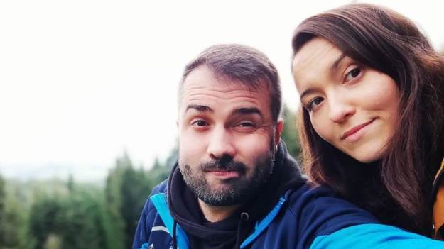 RMF Extra: Karol ze "Ślubu od pierwszego wejrzenia" oświadczył się Laurze! Jak wyglądały zaręczyny? Wszystko wiemy! [FOTO]