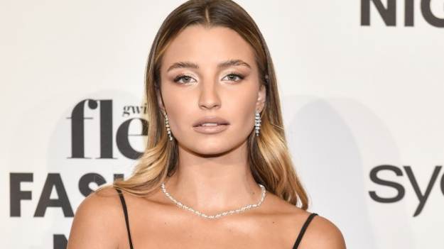 RMF Extra: Julia Wieniawa w stroju kąpielowym. Aktorka pozuje na łonie natury. Fani: "Nie można się napatrzeć" [ZDJĘCIA]