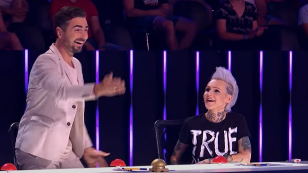 RMF Extra: Udawał komentatorów sportowych i rozbawił widzów do łez! Uczestnik "Mam talent" pokazał, co potrafi! [WIDEO]