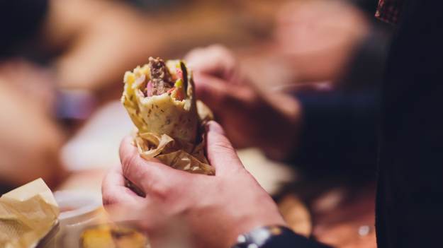 RMF Extra: Zjadł 124 kebaby w miesiąc. Robił to... w celach charytatywnych