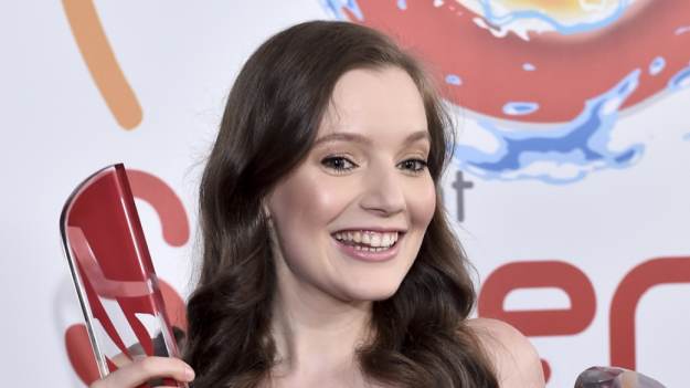 RMF Extra: sanah pocałowała żabę. Zdjęcie zaskoczyło fanów. To zapowiedź czegoś nowego? [FOTO]