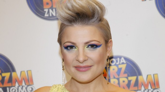 RMF Extra: Magdalena Narożna odsłania ciało w czerwonym bikini. "Czas wskoczyć do basenu" [ZDJĘCIE]