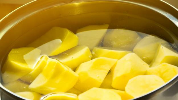 RMF Extra: Zostały ci ziemniaki z obiadu? Sprawdź, jak zamienić je w pyszne dania w kilka minut