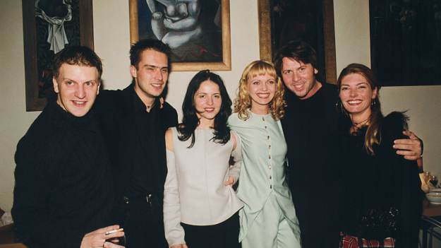 RMF Extra: Maciej Kowalewski w serialu "Lokatorzy" grał Franka. Jak wygląda dziś? Jego dzieci odziedziczyły miłość do sztuki i aktorstwa!