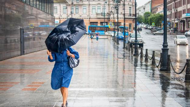 RMF Extra: Wietrzny i deszczowy wtorek. IMGW ostrzega przed silnym wiatrem