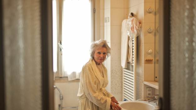 Jak często osoby po 65. roku życia powinny się..