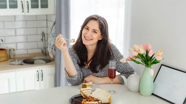 Co zrobić, żeby sernik nie opadł i był puszysty?..