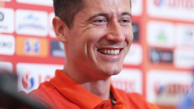 RMF Extra: Robert Lewandowski w godzinę zarabia kilkukrotnie więcej, niż wynosi średnia krajowa