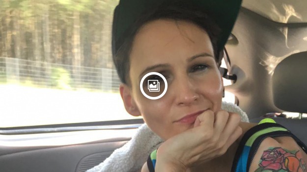 RMF Extra: Agnieszka Chylińska w nowym kolorze włosów. Czarny to przeszłość!