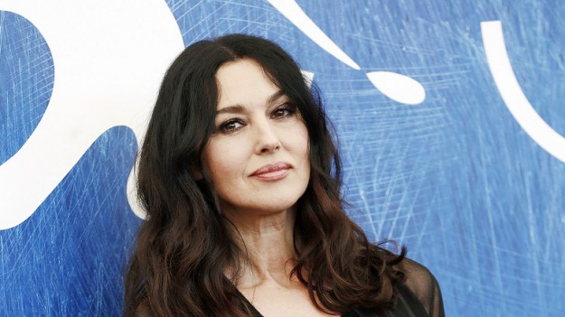 RMF Extra: Monica Bellucci w prześwitującej siateczce. 56-letnia aktorka w odważnej stylizacji! "Najpiękniejsza kobieta na świecie" [FOTO]