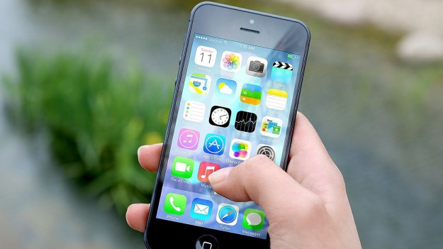 RMF Extra: Zdradzamy, jak korzystanie ze smarfonu wpływa na nasze zdrowie!