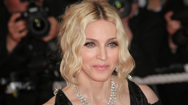 RMF Extra: Brat Madonny od kilku lat mieszka pod mostem. "Nie obchodzi ją, czy zamarznę na śmierć"