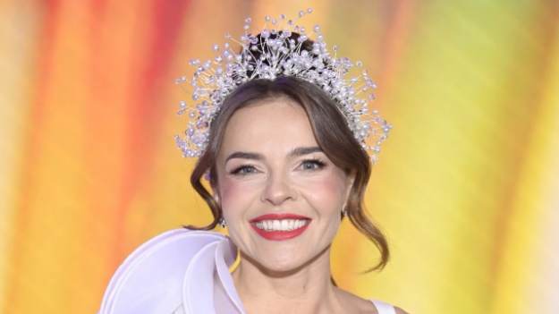 RMF Extra: Edyta Herbuś odsłoniła dekolt. Fanom opadły szczęki. "Nie da się oderwać oczu" [FOTO]