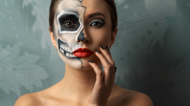 RMF Extra: Makijaże halloweenowe 2020. Te propozycje z pewnością zrobią piorunujące wrażenie! Top 5