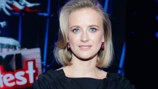 RMF Extra: Marta Chodorowska pozdrawia z wakacji, pozując w stroju kąpielowym. W opisie nawiązała do "M jak miłość"! "Fani trochę się niepokoją"