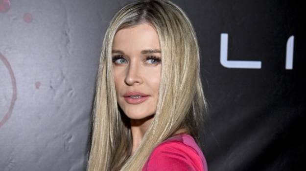 RMF Extra: Joanna Krupa z tatą w 1999 roku. "O Boże, co ja sobie wtedy myślałam. Takie włosy! Takie ubrania!" [FOTO]