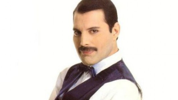 RMF Extra: Freddie Mercury Close. Wiemy, gdzie znajduje się ulica nazwana imieniem artysty