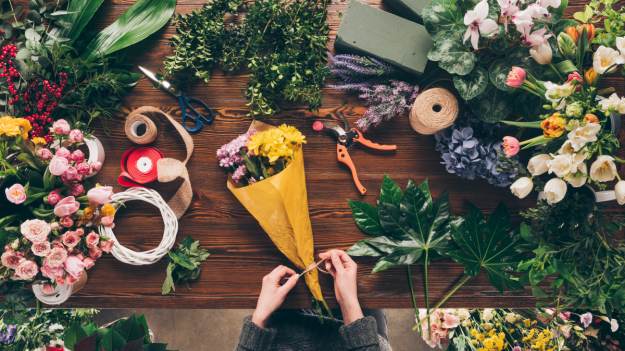 RMF Extra: Walentynkowy przewodnik po bukietach - jakie kwiaty wybrać? Które utrzymają się najdłużej?