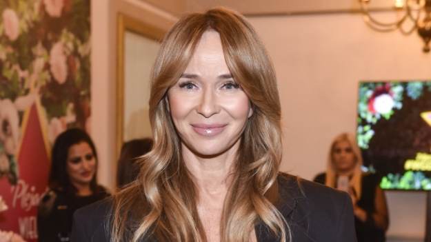 RMF Extra: Joanna Przetakiewicz kąpie się w bikini. 54-latka zachwyca w sieci. "Cud w wodzie" [FOTO]