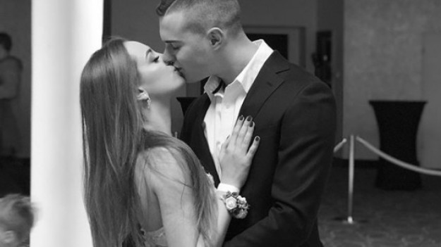 RMF Extra: Wiktoria Gąsiewska już po studniówce. Poloneza zatańczyła z Adamem Zdrójkowskim