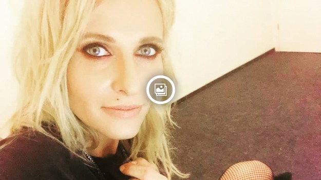 RMF Extra: Patrycja Markowska nago na okładce tabloidu. Została przyłapana na plaży