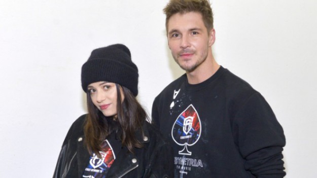 RMF Extra: Roznerski czule obejmuje dziewczynę. Nie jest nią Kalska! 