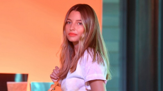 RMF Extra: Julia Wieniawa powiększyła usta? Pokazała się "przed" i "po"! [WIDEO]