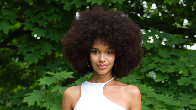 RMF Extra: Nicole Akonchong zachwyca w skąpym bikini! Zdjęcie skradło serca fanów: "Syrenka" [FOTO]