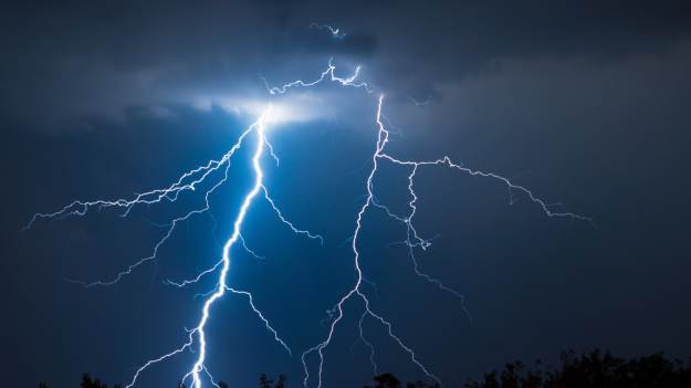 RMF Extra: Nadciągają burze. IMGW wydał alerty. Gdzie może zagrzmieć?