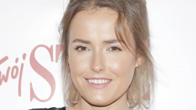 RMF Extra: Olga Frycz w komunijnej sukience. "O to chodziło, żeby zazdrościły". Uwagę przyciąga oryginalny bukiet bez kwiatów [FOTO]