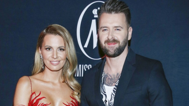 RMF Extra: Agnieszka Hyży urodziła! Urocze nagranie z maleństwem i mężem trafiło do sieci [WIDEO]