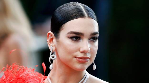 RMF Extra: Dua Lipa w bikini. Piosenkarka odsłoniła ciało. Fani zbierają szczęki z podłóg [FOTO]