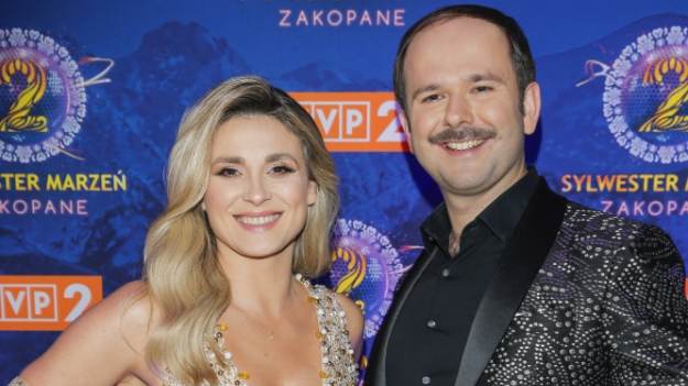 RMF Extra: Kajra pręży ciało w stroju kąpielowym. Fani rozpływają się z zachwytu: "Ach, ta figura!" [ZDJĘCIA]