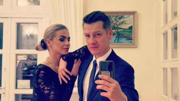 RMF Extra: Marlena Muranowicz pokazała zdjęcia z odważnej sesji foto. Żona Marcina Mroczka wybrała kreację z prześwitami. "Rakieta" - komentują internauci