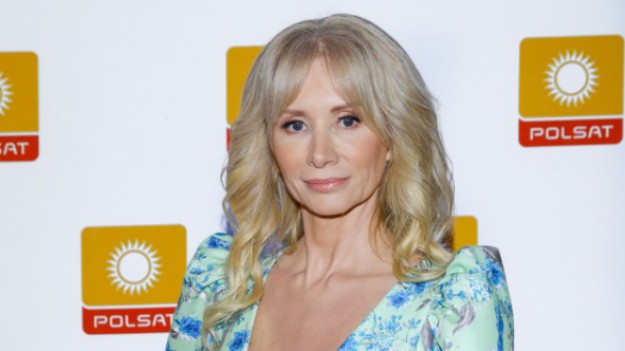 RMF Extra: Ewa Gawryluk ma ciało nastolatki. 53-letnia aktorka "Na Wspólnej" zrobiła furorę w kusej mini