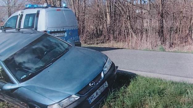 RMF Extra: Niechlubny rekord? Tyle promili miał pijany kierowca. Spał obok samochodu