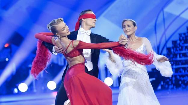 RMF Extra: Zatańczył z zasłoniętymi oczami przed milionami widzów. Mówi o zalecie