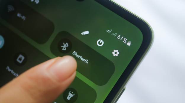 RMF Extra: Masz włączony cały czas Bluetooth? Wielu Polaków popełnia ten błąd. Eksperci mówią jasno