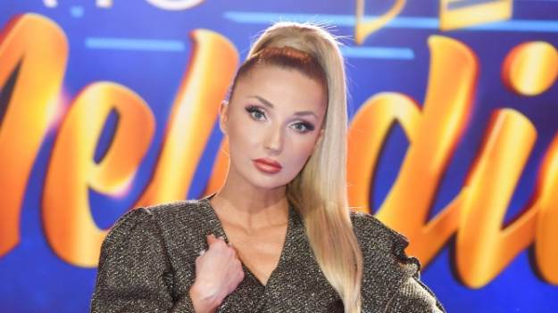 RMF Extra: Totalna metamorfoza Cleo. Charakterystyczny kucyk to przeszłość! Wokalistka nie przypomina siebie [FOTO]