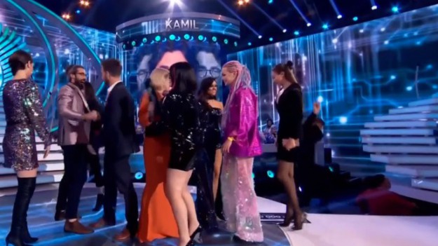 RMF Extra: "Big Brother 2". Dramatyczne sceny podczas finału. Chajzer rzucił się na ratunek