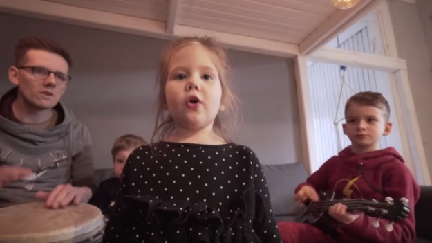 RMF Extra: "Antywirusowy rap" hitem Internetu. Do sieci trafił wyjątkowy utwór w wykonaniu dzieci 