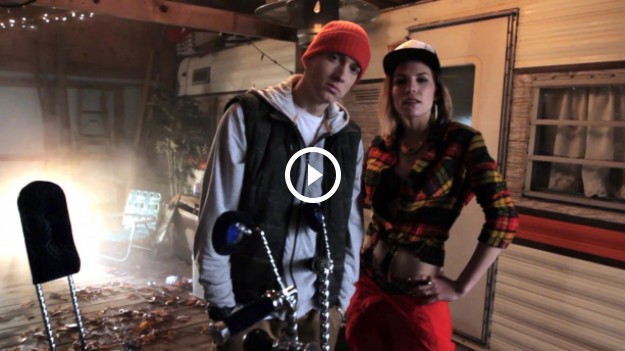 RMF Extra: Eminem i Skylar Grey jak Bonnie i Clyde w nowej, romantycznej balladzie