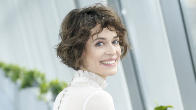 RMF Extra: Aleksandra Hamkało odsłania ciążowy brzuch. Aktorka znana z "Na dobre i na złe" na odważnych kadrach w bieliźnie 